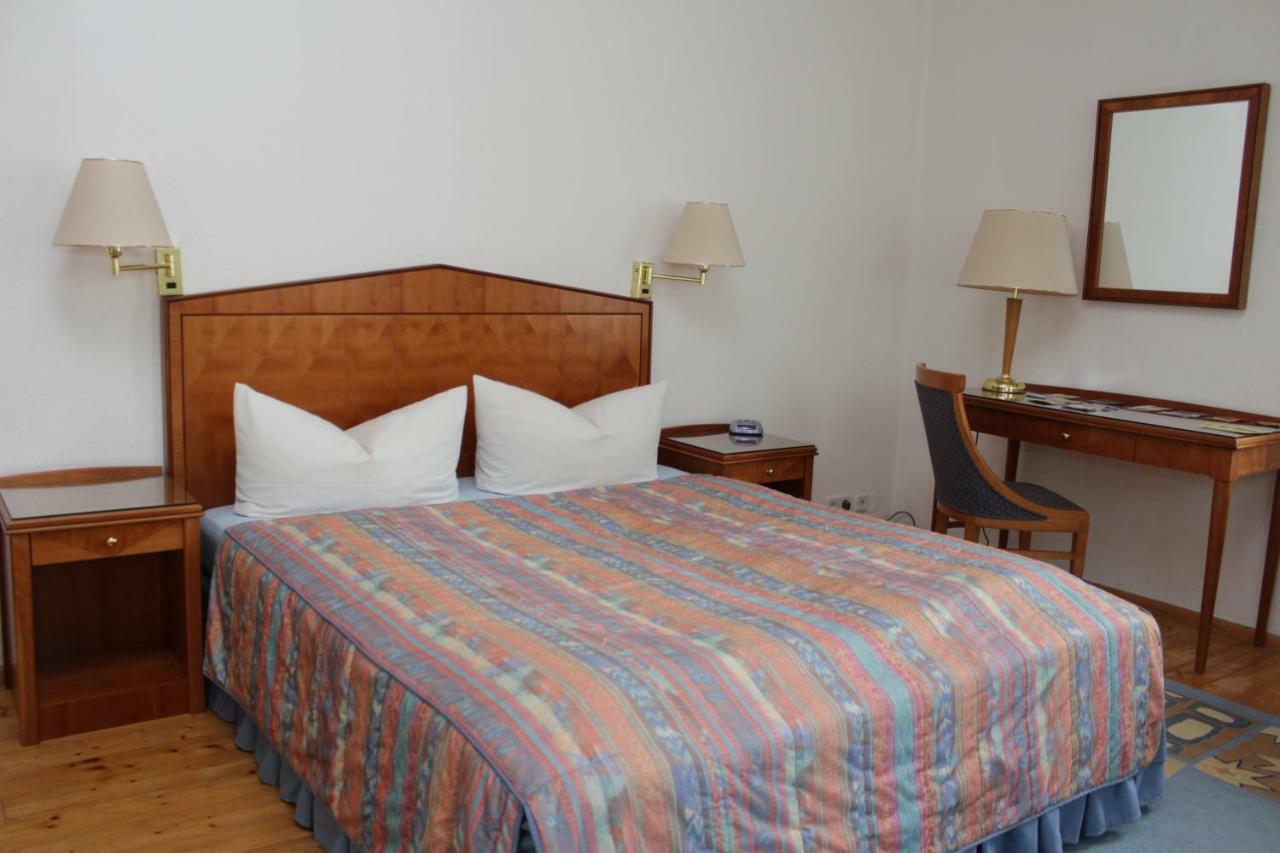 Hotel Weinkeller Woelk à Naumbourg Extérieur photo
