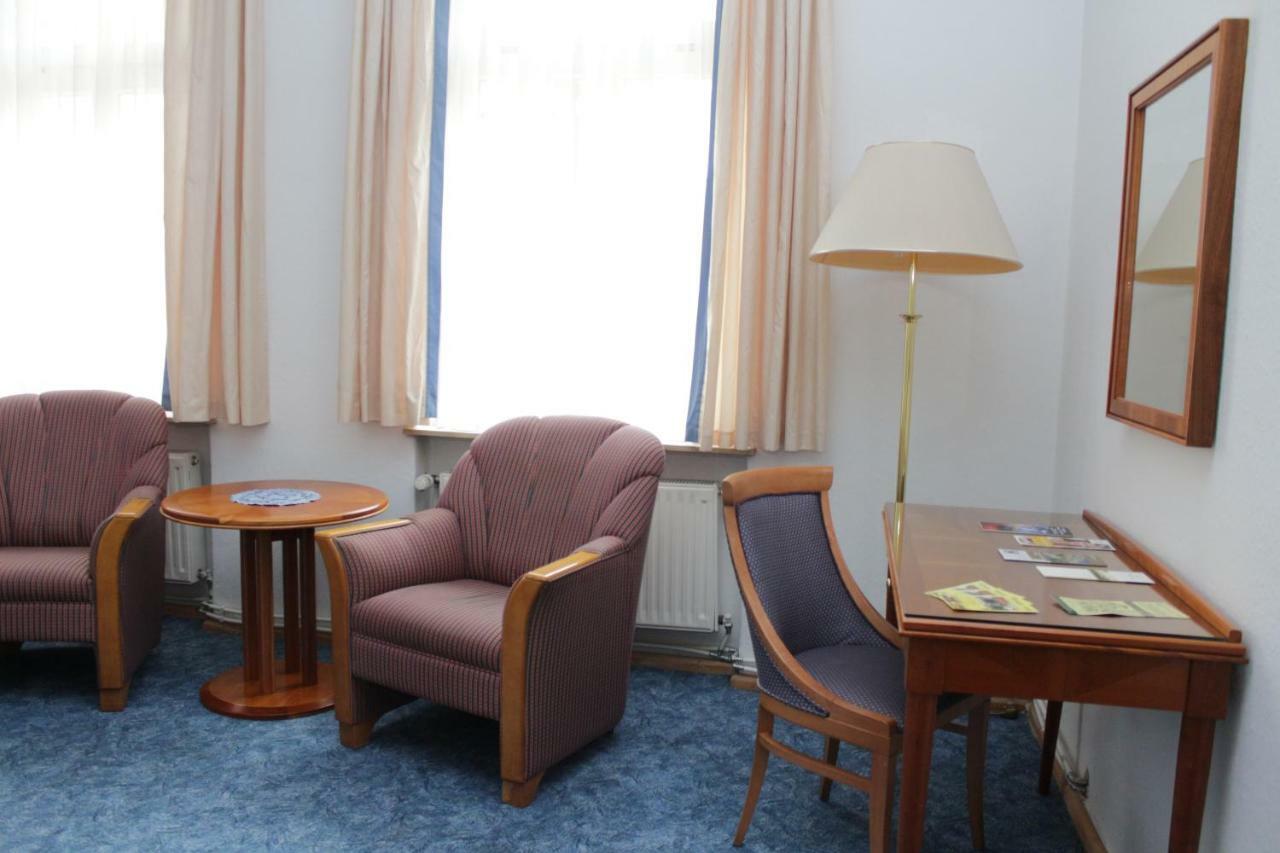 Hotel Weinkeller Woelk à Naumbourg Extérieur photo