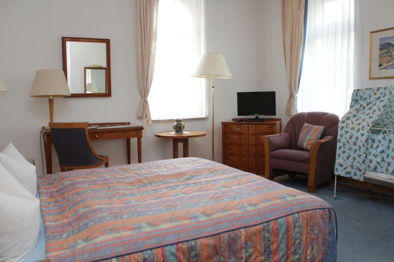 Hotel Weinkeller Woelk à Naumbourg Extérieur photo