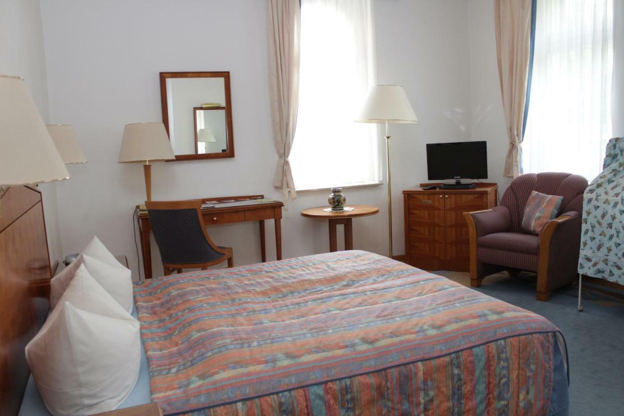 Hotel Weinkeller Woelk à Naumbourg Extérieur photo