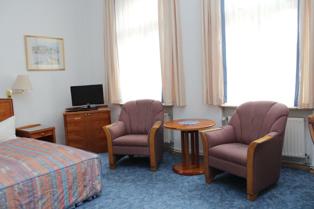 Hotel Weinkeller Woelk à Naumbourg Extérieur photo